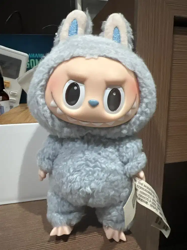 Labubu biru gantungan boneka