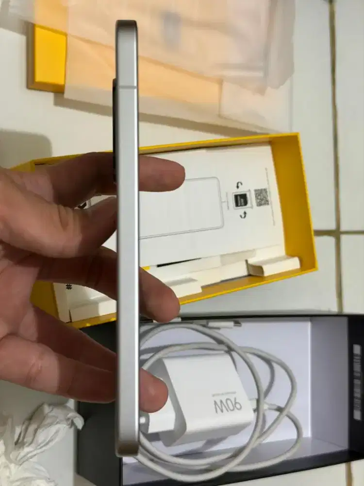 POCO F7 (12/512GB) Snapdragon 8s Gen4, 6500mAh 90W HypeCharger