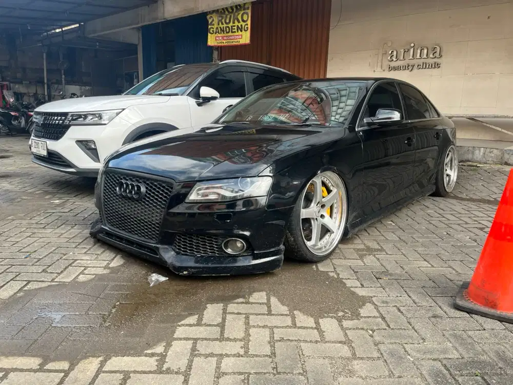 Audi A4 2010 Bensin