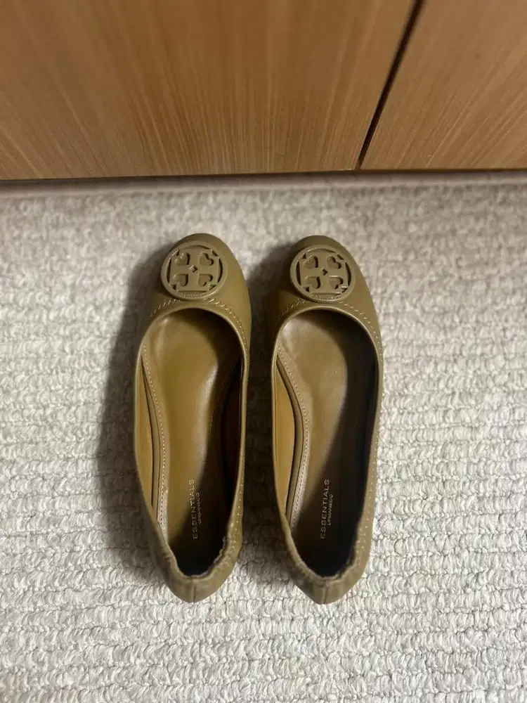 Flatshoes Urban N Co warna Olive size 38