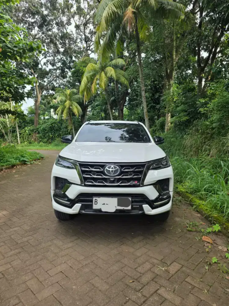 Jual Mobil Toyota Fortuner GR AT 2023