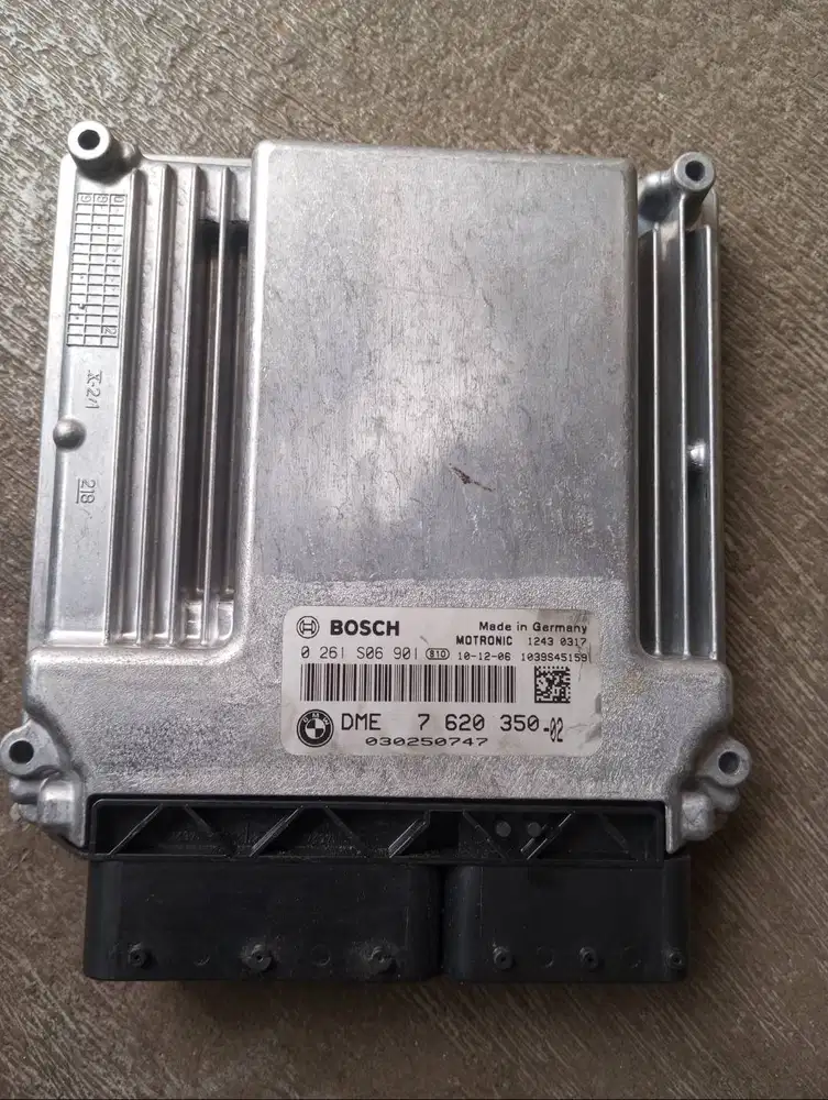 ECU DME BMW E90 320i Mesin N46 Bosch Original