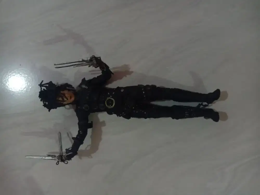 MC farlane edward scissorhands