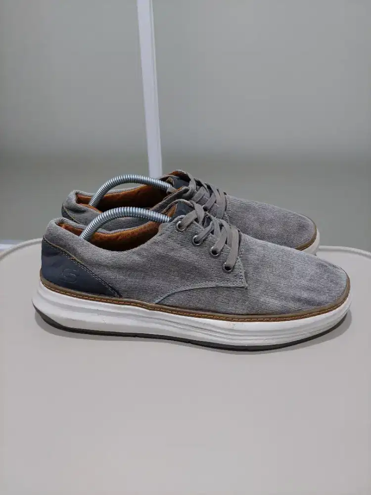 Skechers Men Sepatu Kasual Canvas - size 42
