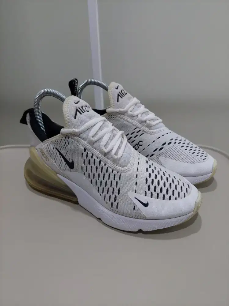 Sepatu Lari Jogging Nike Air Max 270 Ladies - size 38