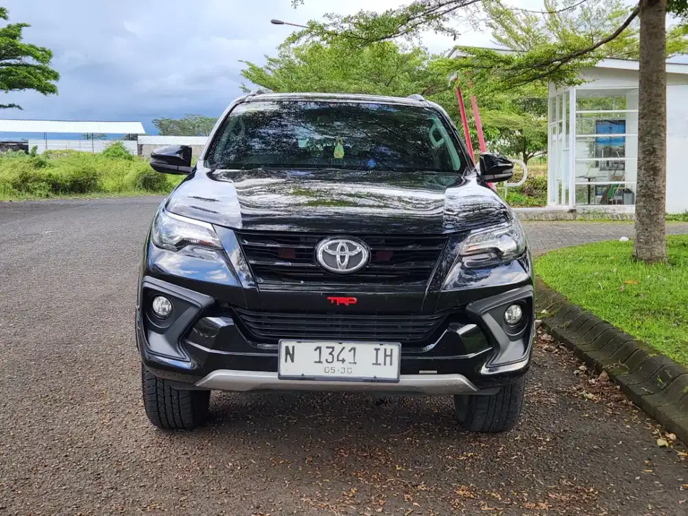 Toyota Fortuner TRD Sportivo Diesel AT Original