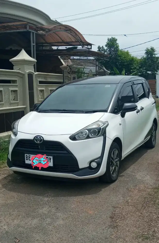 Toyota Sienta 2017/MT