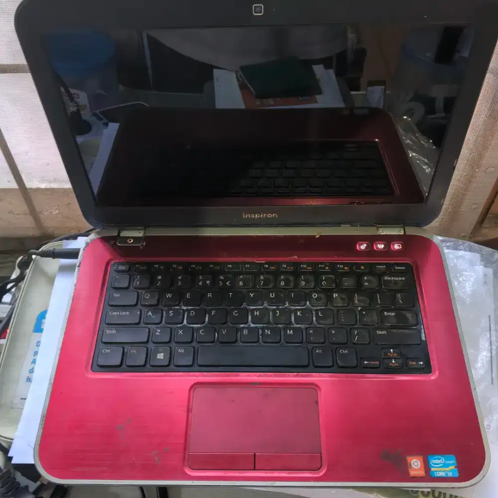 Laptop Dell Inspiron 14 z 5423 Mainboard nyala tidak tampil di layar