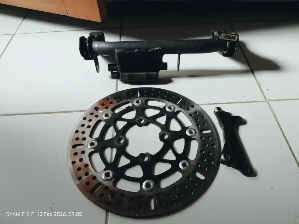 Mountain & Dist Cakram