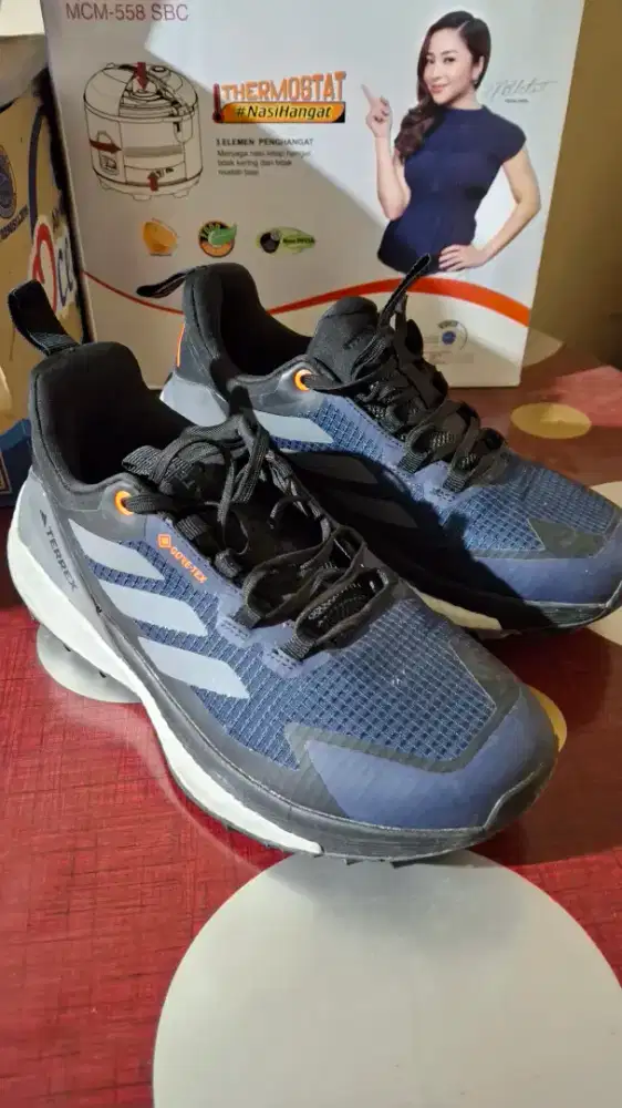 sepatu adidas running size 40