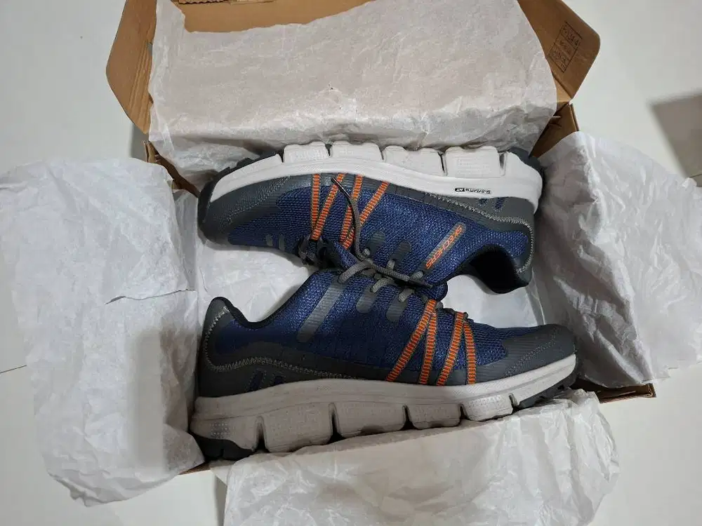 LIKE NEW! Skechers 237623-NVOR Summits AT Twin Bridges Sz 45 – 1x Pake