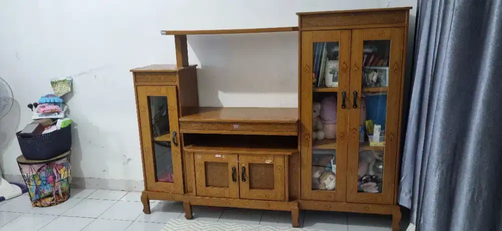 Lemari Kayu Hias Pajangan /lemari bufet TV