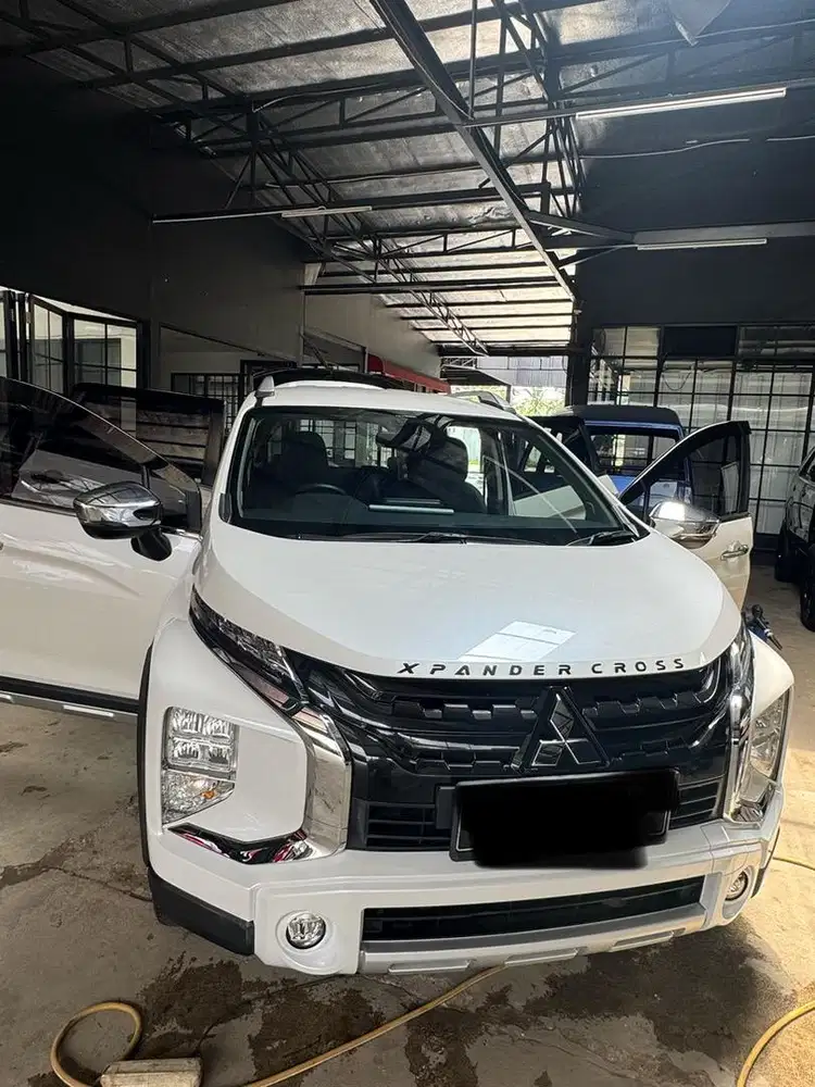 Xpander Cross Premiun,Warna Putih Mutiara.