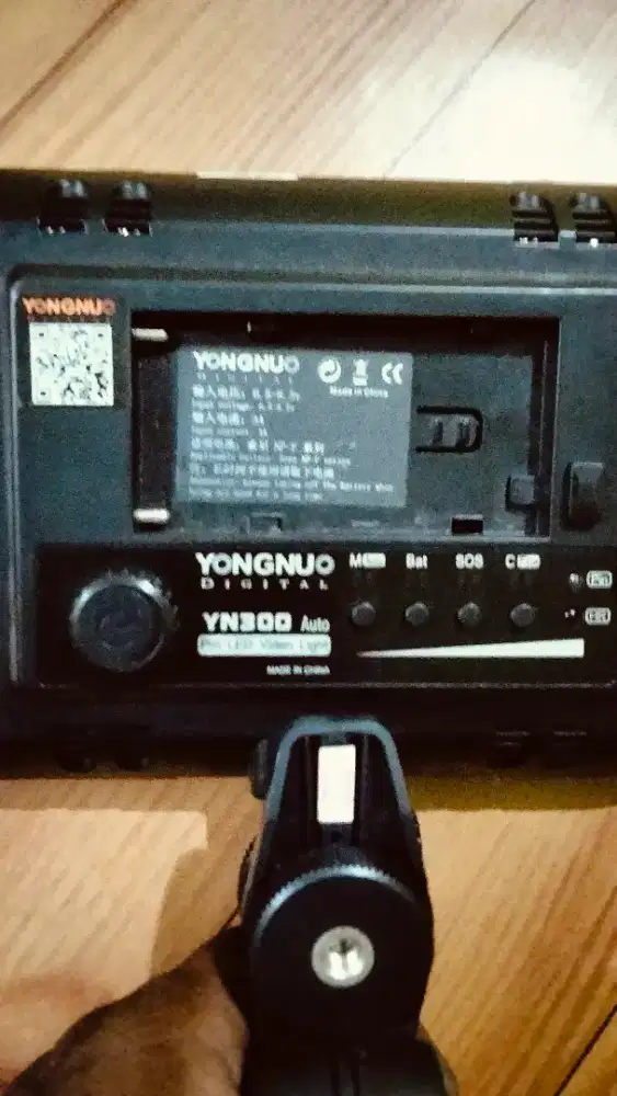 Yongnuo YN300 Auto Pro LED Video Light