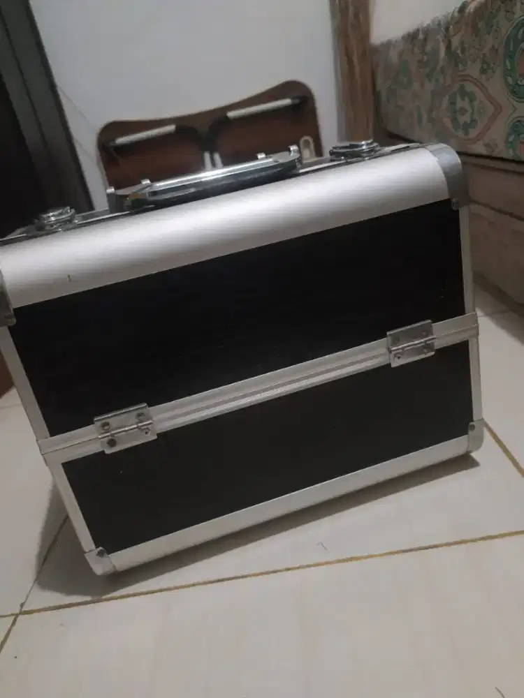 Jual case make up bekas