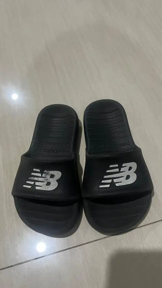 Sendal New Balance 18cm50