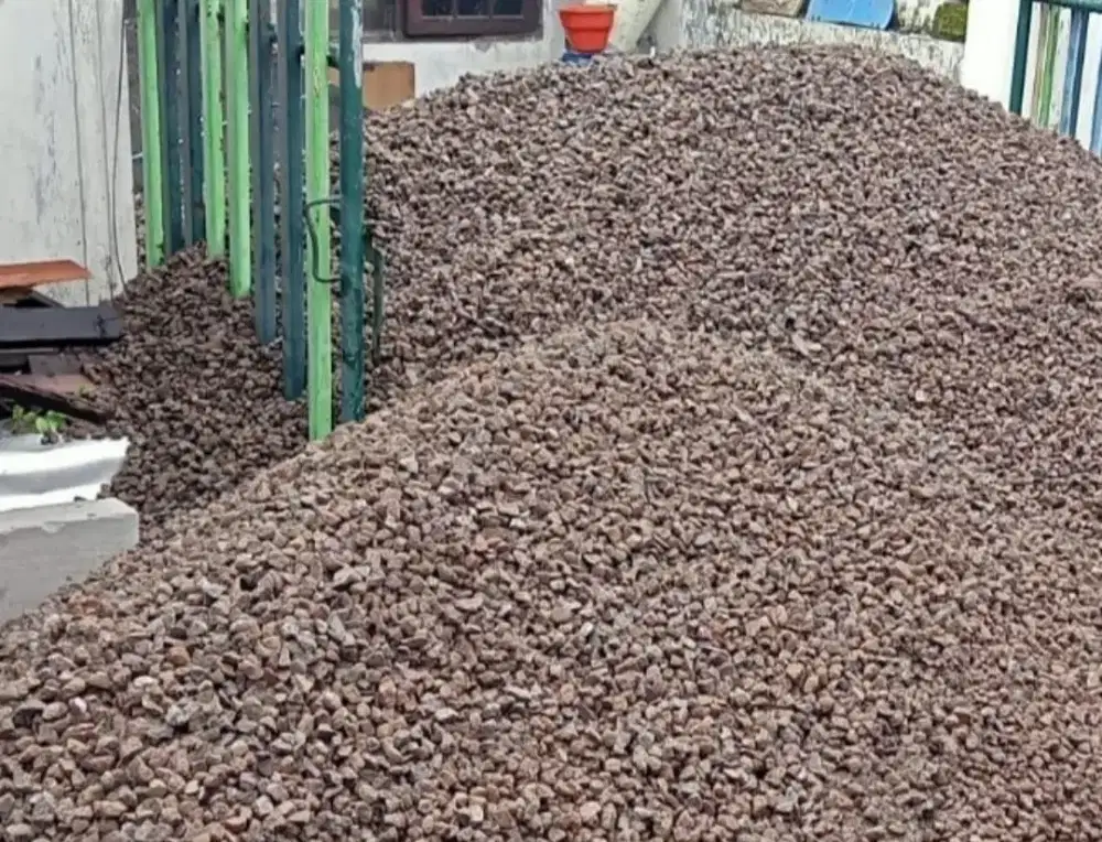 Batu Koral / Tensla / Batu Split
(7,5 Kubik / 1 Rit)