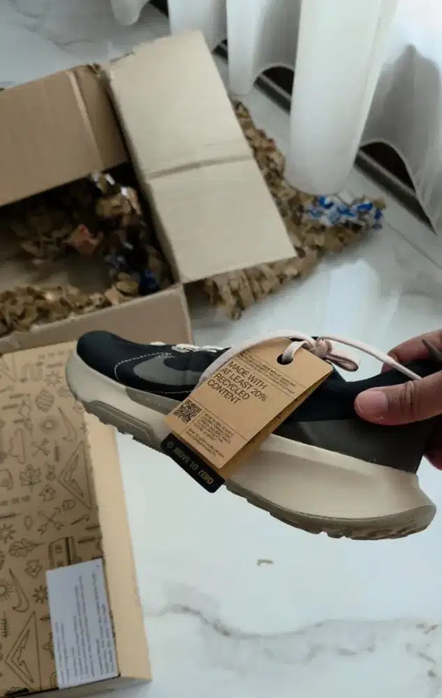 Sepatu trail running nike