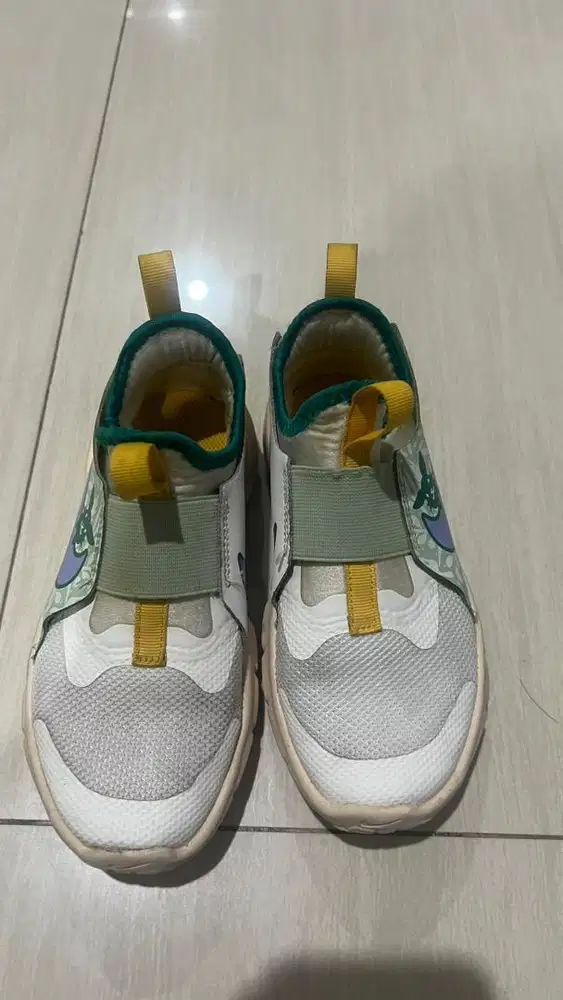 Sepatu Nike Pokemon size 31