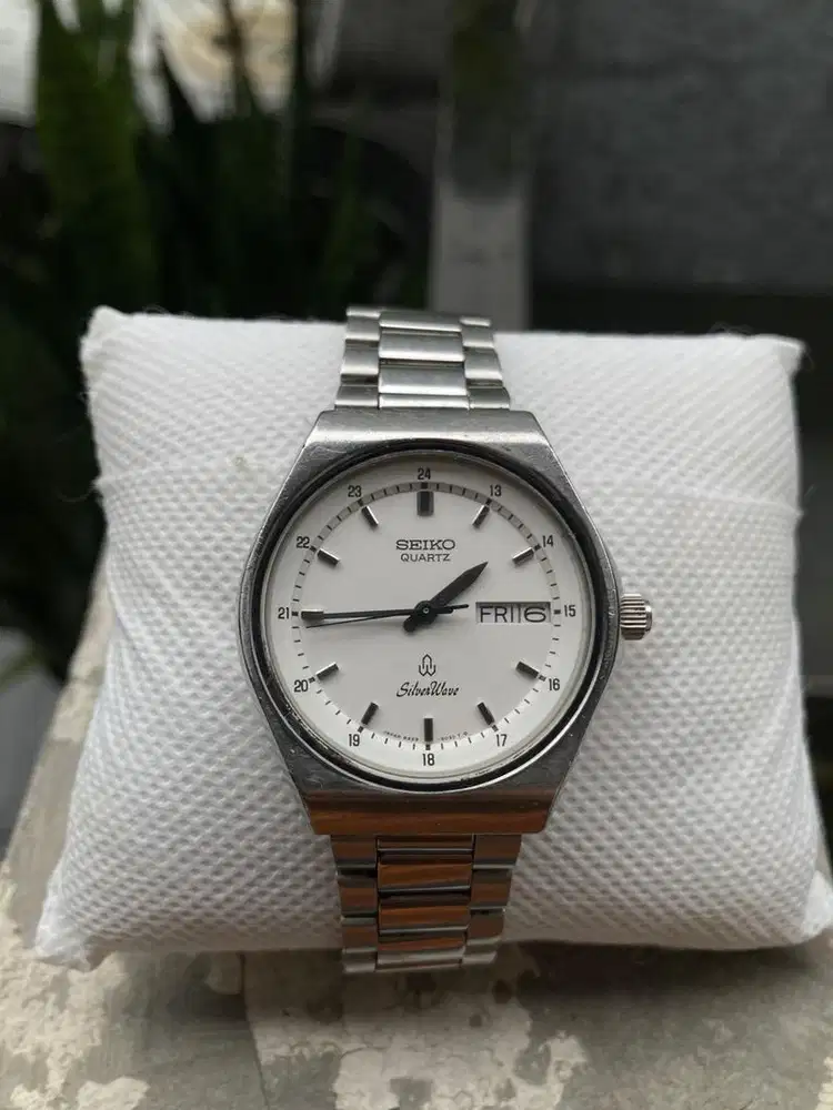 Seiko Quartz Silverwave