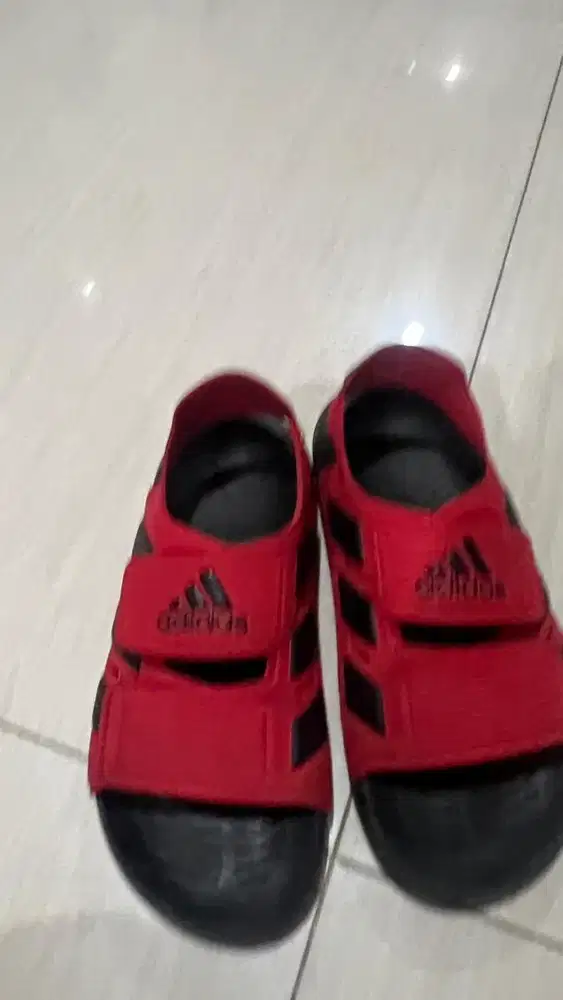 Sepatu Sendal Adidas size 31