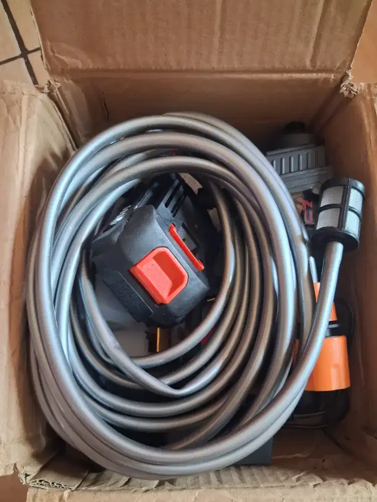 Dijual aja steam portable 1 baterai .
Baru dicoba test  nyala