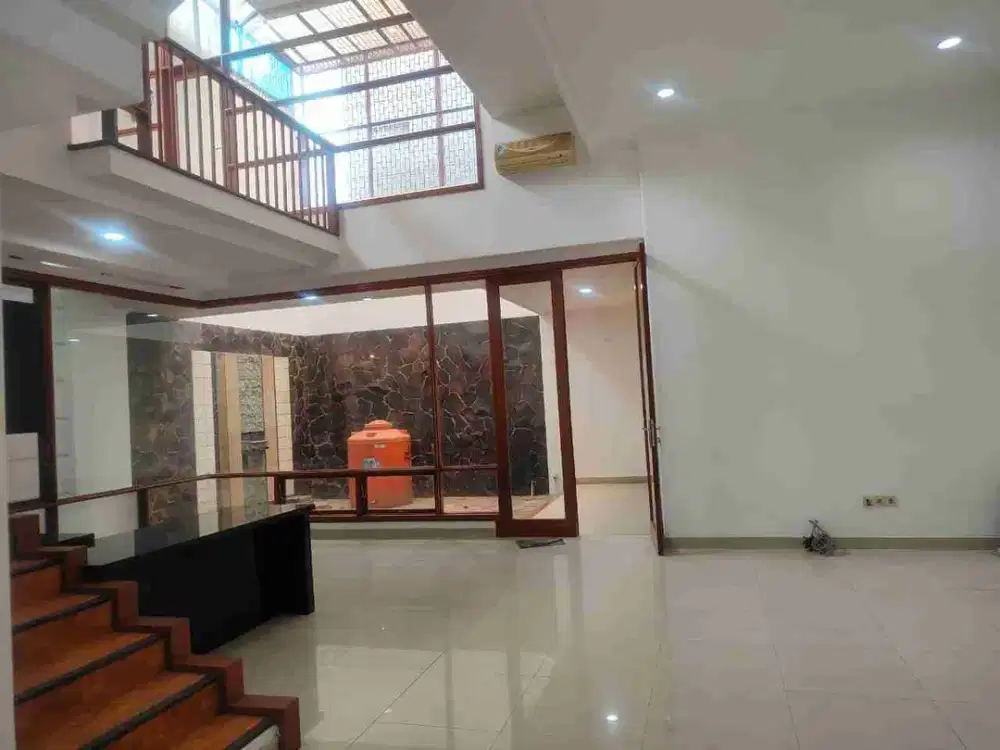 Dijual Rumah Siap Huni di Singgasana Pradana Bojongloa Kidul Bandung Kota