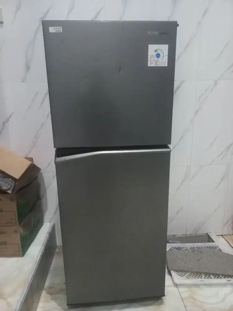 kulkas panasonic NR-BB200V