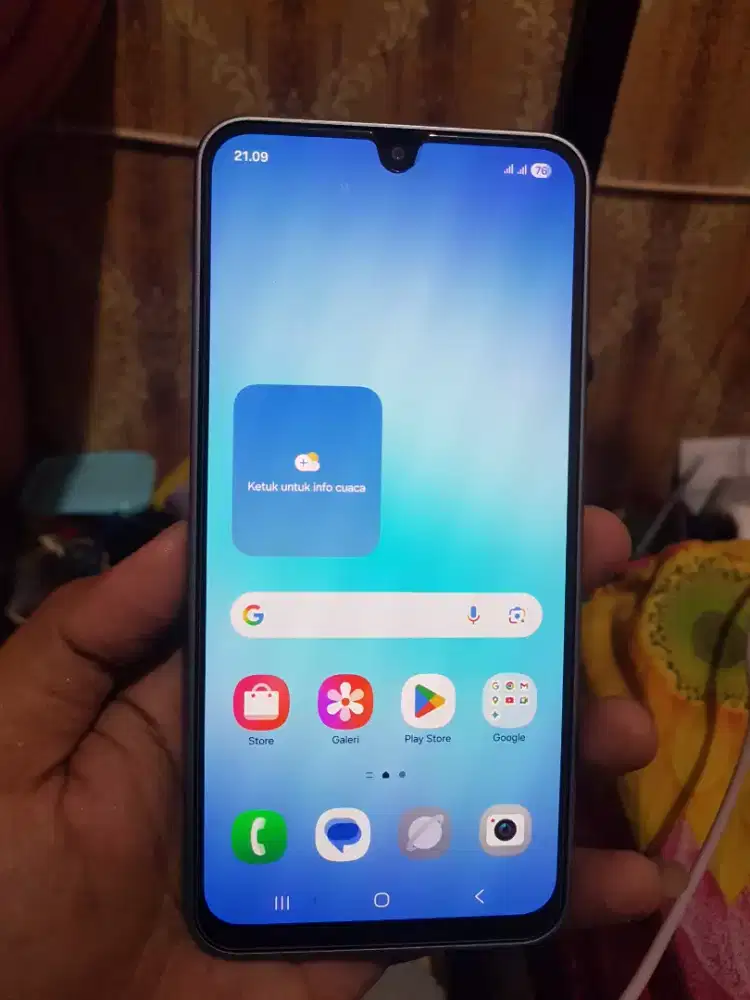 Samsung A17 ram 8/128 hp+carger original kondisi bagus dan No Minus