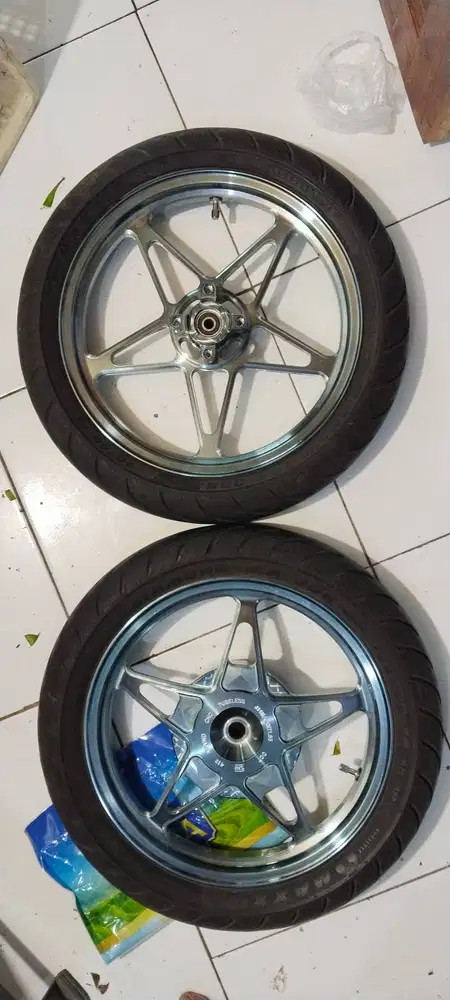 Velg VnD dan ban merk maxxis