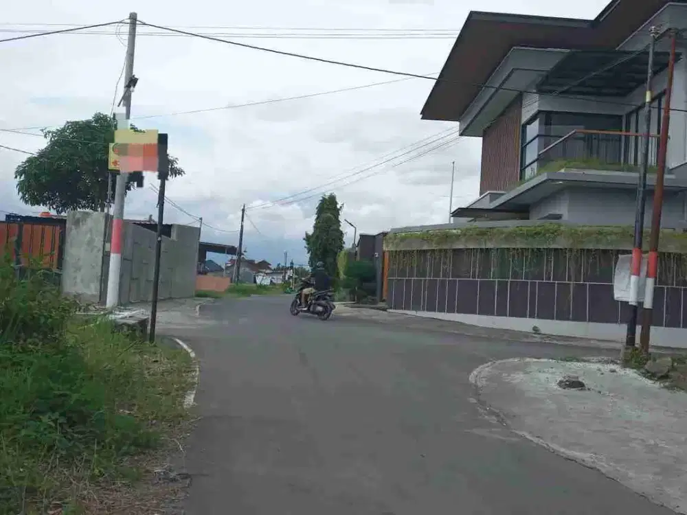 DIJUAL TANAH STATEGIS DEKAT BANDARA ADISUCIPTO COCOK UNTUK KAVING SAMBISARI PURWOMARTANI