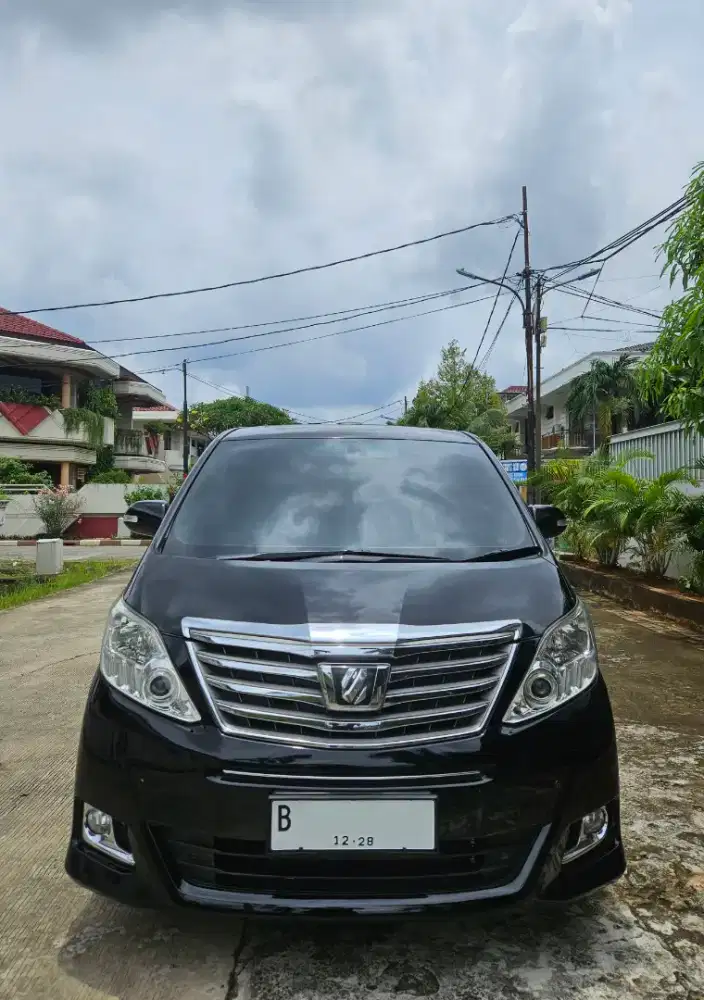 Toyota Alphard 2.4 G ATPM 2012 Hitam KM Rendah