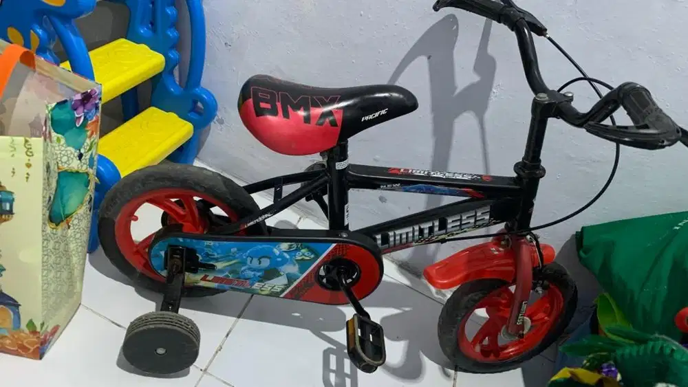 Sepeda anak roda empat