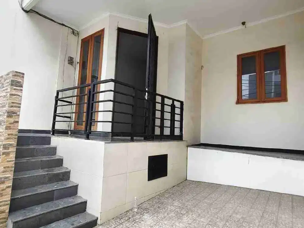 disewakan Sunter 3 lantai full furnished 6 x 18 bebas banjir 125juta/th