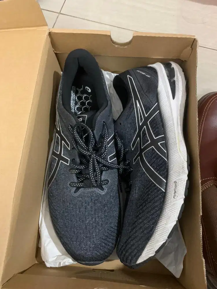 Asics gt 2000 kondisi 95%