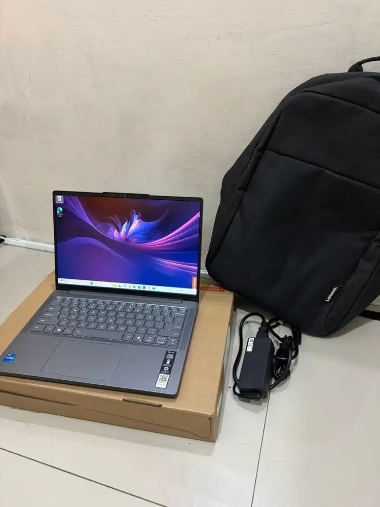 LAPTOP LENOVO IDEAPAD UP TO 16GB(PEMAKAIAN 6 BULAN)BU