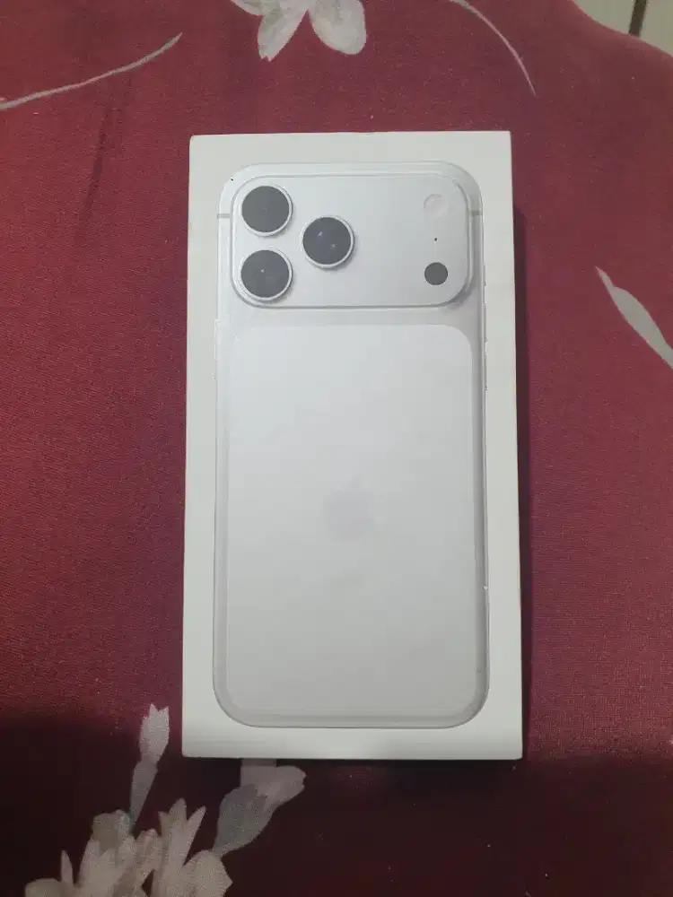 Iphone 17 promax 1 TB silver garansi ibox 1 tahun