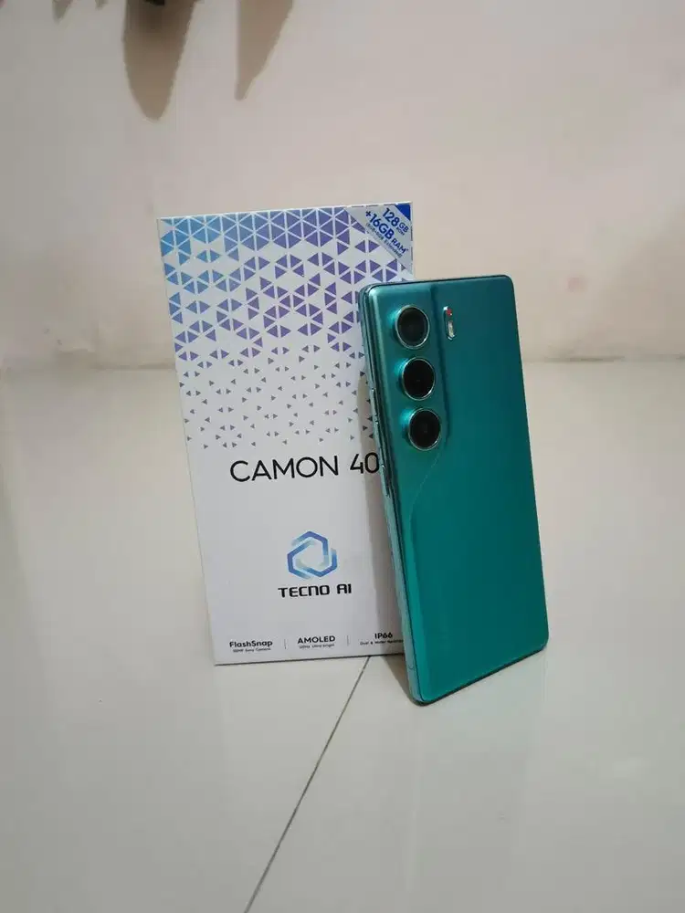 dijual tecno camon 40 . lengkap . minus pemakaian