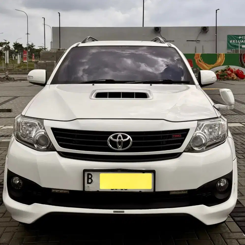 Toyota Fortuner G VNT TRD A/T 2014 Putih