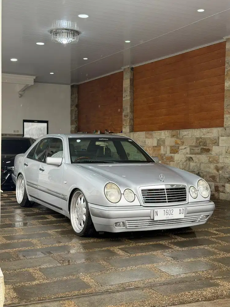 Mercedes Benz Matic E320 [1996]