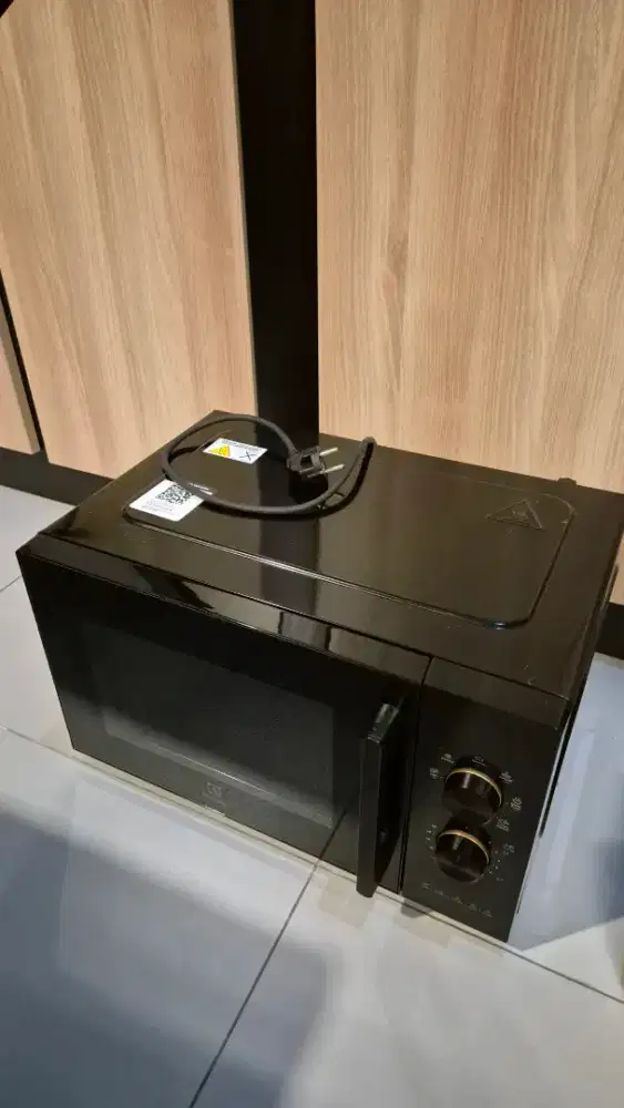 Microwave Oven Electrolux 23L