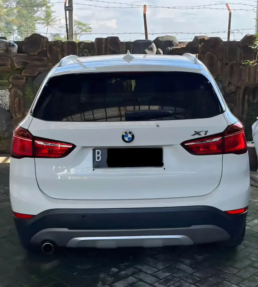 MURAH. BMW X1 Sunroof 2018 xline sdrive18i 2017 f48 x3
