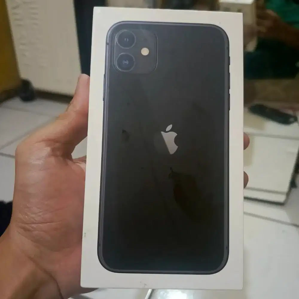 Iphone 11 ex garansi TAM/Ibox