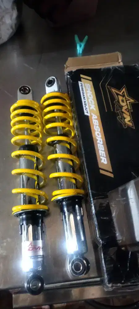 Shock belakang motor bebek