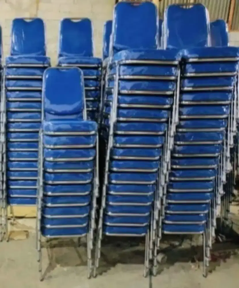 Kursi susun futura langsung pabrikan