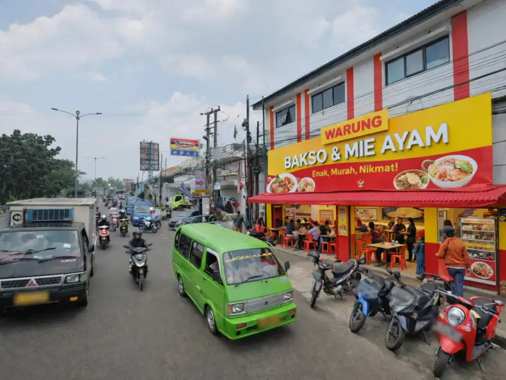 Rumah 3 Lantai Sekaligus Usaha di Pertigaan Jalan Raya Besar Ramai