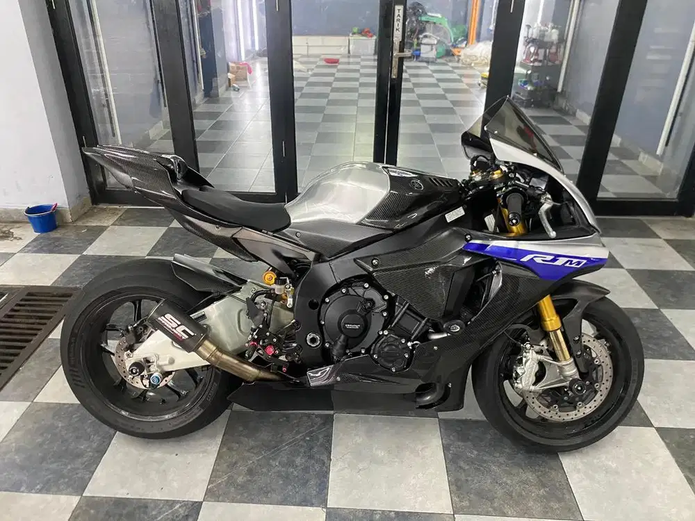 YAMAHA R1M 2019