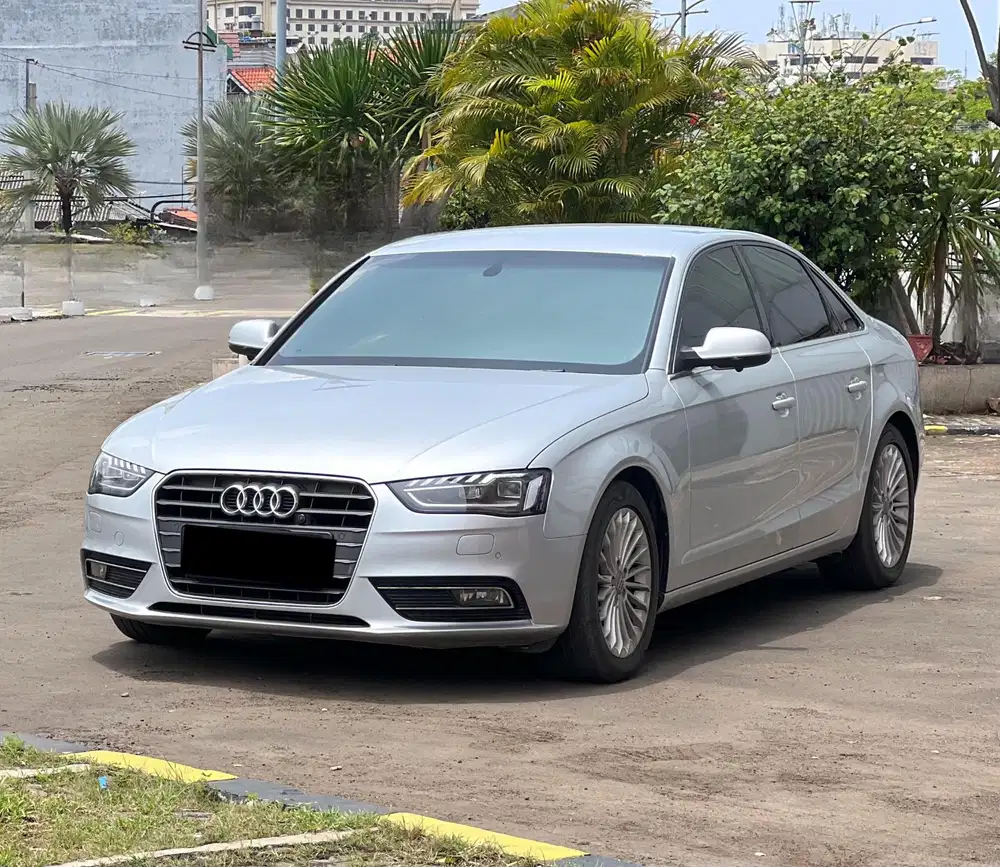 Audi A4 2012 Bensin