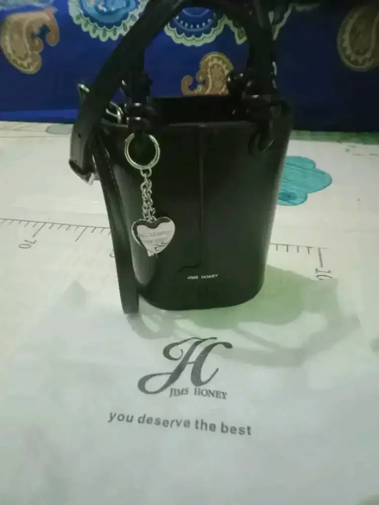 Jual tas masih baru , dipake cuma sekali