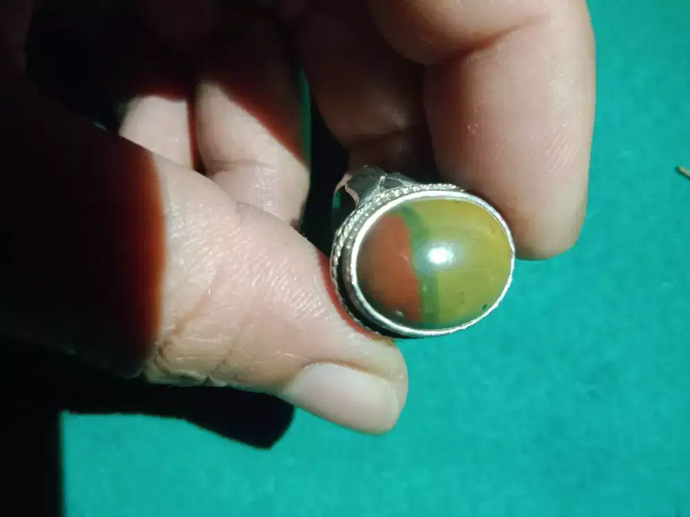 Cincin batu ati ayam